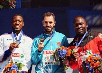 Ramil Guliyev madalyasını aldı