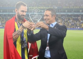 Başkanımızdan Ramil Guliyev'e plaket