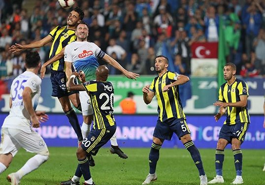 Fenerbahçemiz Çaykur Rizespor'a 3-0 mağlup oldu