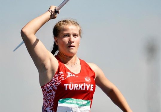 Münevver Hancı cirit atmada üçüncü oldu