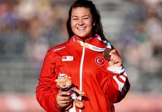 Özlem Becerek bronz madalya kazandı