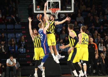 Fenerbahçemiz Anadolu Efes'e mağlup oldu