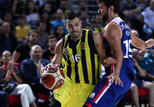 Takımımız çok basit hatalar yaptığı oyunun sonunda Anadolu Efes'e mağlup oldu