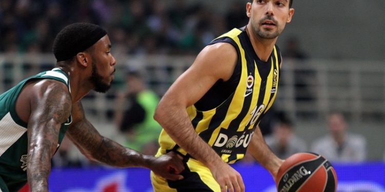 Sloukas, 40 dakika boyunca konsantre olmaları gerektiğini vurguladı