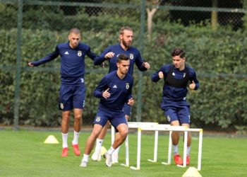 Benzia ve Slimani takımla birlikte çalıştı