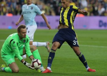 Fenerbahçe-Medipol Başakşehir mücadelesi golsüz sona erdi