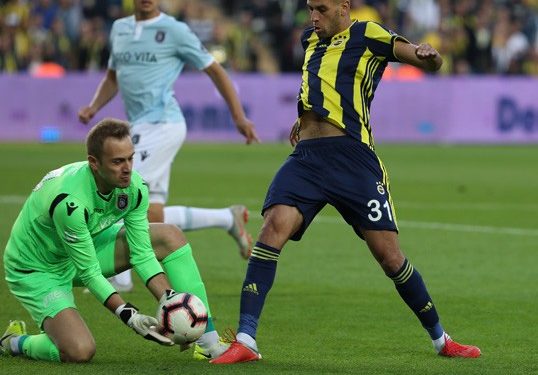 Fenerbahçe-Medipol Başakşehir mücadelesi golsüz sona erdi
