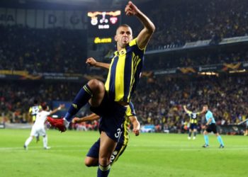 Fenerbahçemiz Slimani'nin attığı 2 golle galip geldi