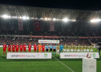 Fenerbahçe Sivasspor ile golsüz berabere kaldı