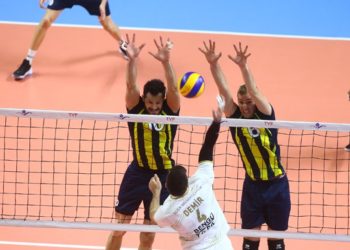 Erkek Voleybol Takımımız, Halkbank'a konuk oluyor