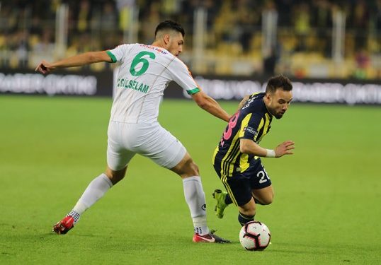 Valbuena parlamaya devam ediyor