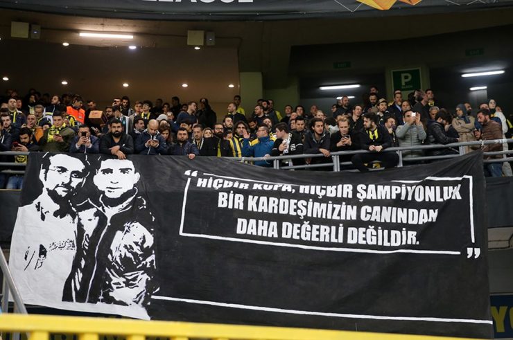 Fenerbahçeli taraftarlar Koray Şener'i unutmadı