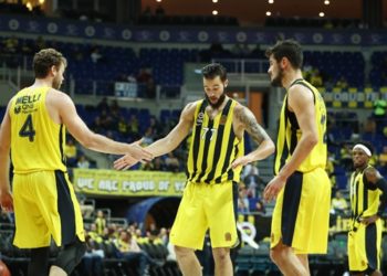 Fenerbahçe, Panathinaikos deplasmanında