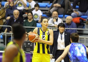 Potanın Kraliçeleri, Carolo Basket karşısında