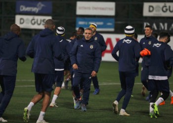 Ersun Yanal takımla ilk antrenmanına çıktı