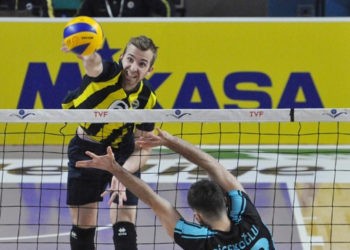 Fenerbahçemiz filede Galatasaray ile karşılaşıyor