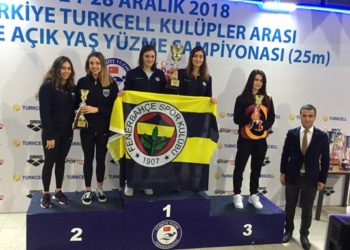 Yüzmede 3 şampiyonluk