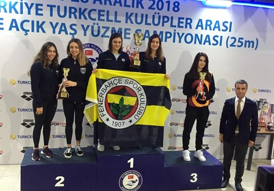 Yüzmede 3 şampiyonluk