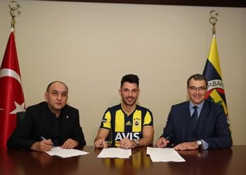 Tolgay Arslan imzayı attı