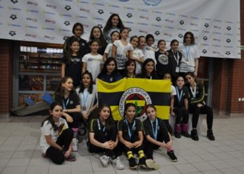 Senkronize Yüzme takımımızdan 10 madalya