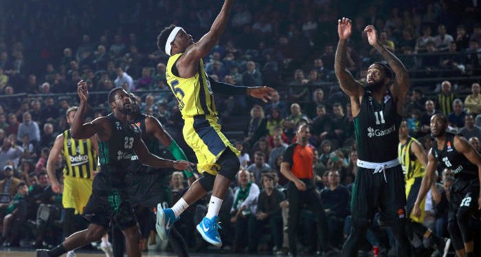 Fenerbahçe Beko, Darüşşafaka'yı deplasmanda devirdi