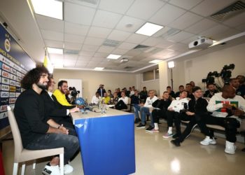 Fenerbahçe'den eğlenceli basın toplantısı