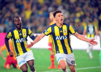 Eljif Elmas, maçı 1-1'e getiren golü attı