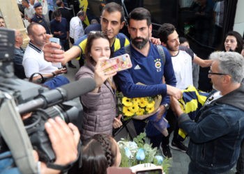 Fenerbahçemiz Alanya’da coşkuyla karşılandı