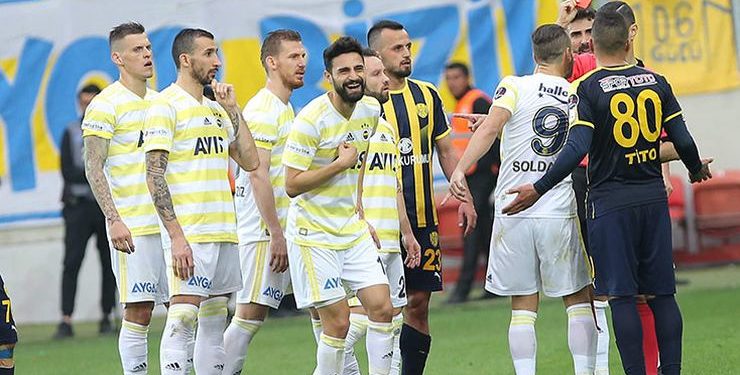 Mehmet Ekici'ye 3 maç ceza