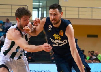 Egehan Arna tarihi bir performans sergiledi