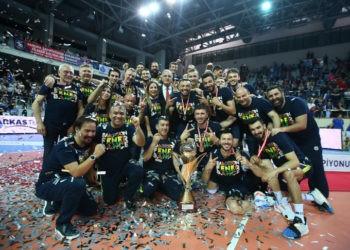 Voleybol Efeler Ligi 2018-2019 sezonu şampiyonu Fenerbahçe