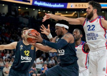 Anadolu Efes-Fenerbahçe Beko