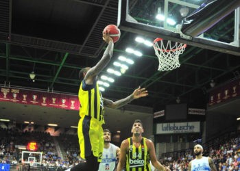 Fenerbahçe Beko, İtalya’daki ilk hazırlık maçında DeLonghi Treviso Basket ile karşılaştı.