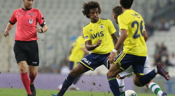 Hazırlık maçında Bursaspor'un konuğu olan Fenerbahçe, sahadan 2-1'lik yenilgiyle ayrıldı.