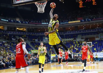 Fenerbahçe Beko 74-60 Bahçeşehir Koleji