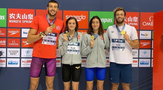 Milli yüzücülerimizden bronz madalya