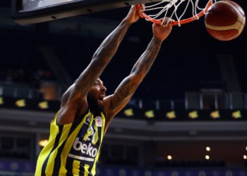 Derrick Williams, Darüşşafaka karşısında 9 sayı üretti.