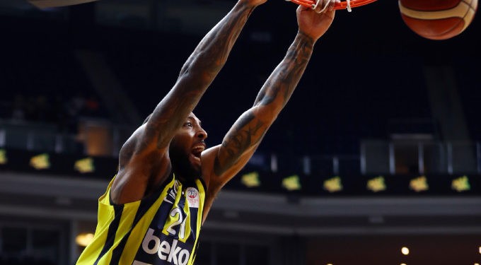 Derrick Williams, Darüşşafaka karşısında 9 sayı üretti.