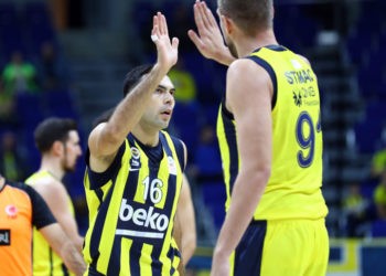 Kostas Sloukas kaydettiği 20 sayıyla takımın en skoreri oldu