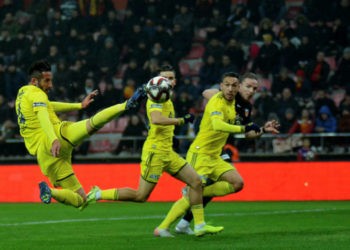 Fenerbaçe, Ziraat Türkiye Kupası son 16 turu ilk maçında Hes Kablo Kayserispor ile golsüz berabere kaldı.