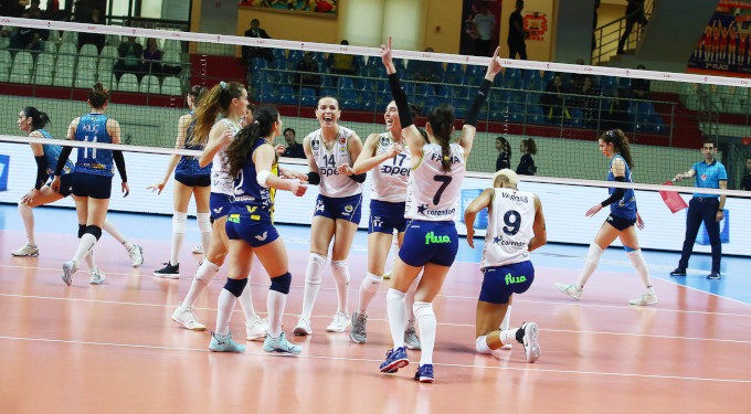 Fenerbahçe Kadın Voleybol Takımı