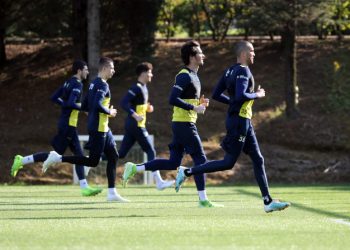 Fenerbahçe'de antrenmanlar sürüyor