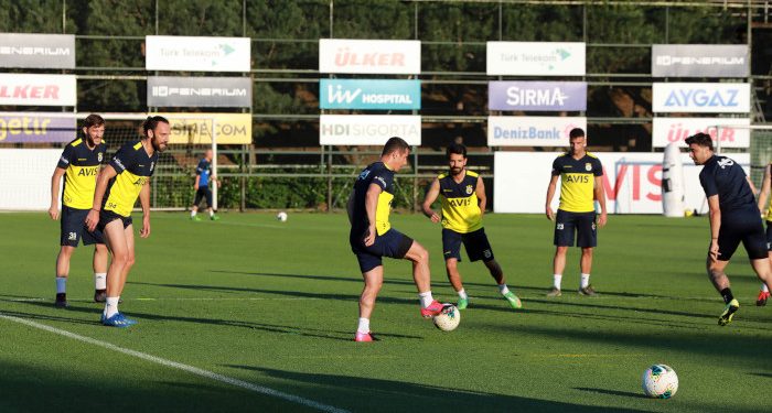 Fenerbahçe kampa girdi
