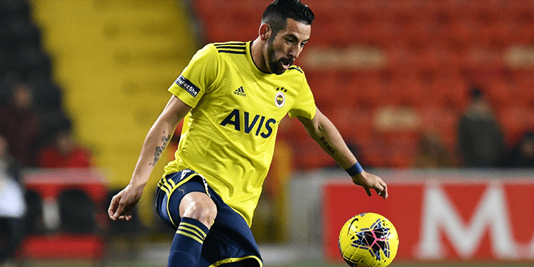 Fenerbahçe Kulübü, Şilili sağ bek Mauricio Isla ile karşılıklı anlaşılarak yolların ayrıldığını açıkladı.