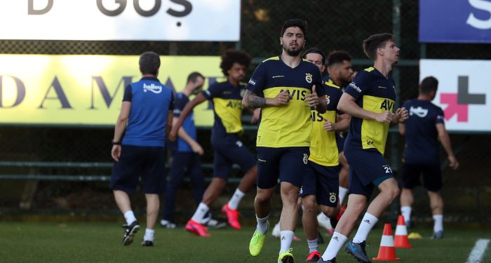 Fenerbahçe kampa girdi