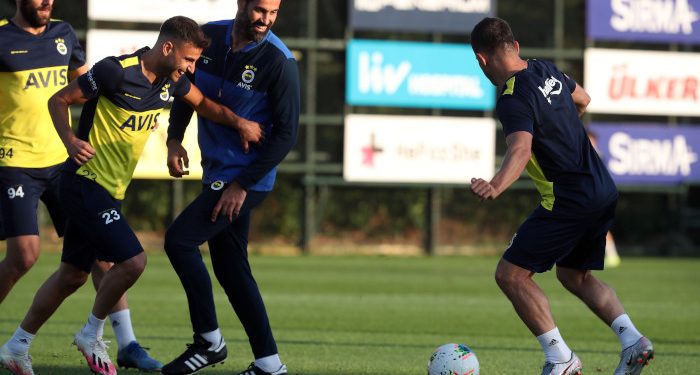 Fenerbahçe kampa girdi