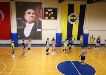 Fenerbahçe Beko çalışmalarını sürdürüyor