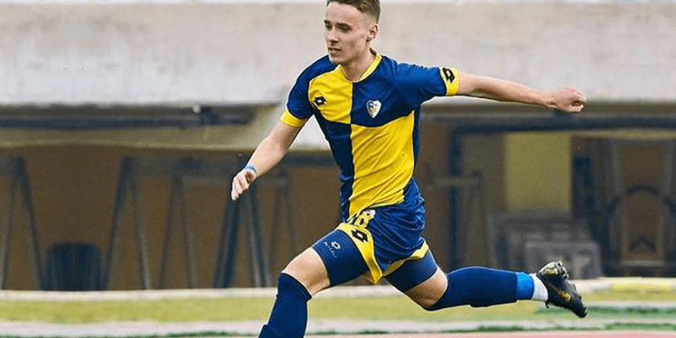 Fenerbahçe, Barış Sungur'u renklerine bağladı