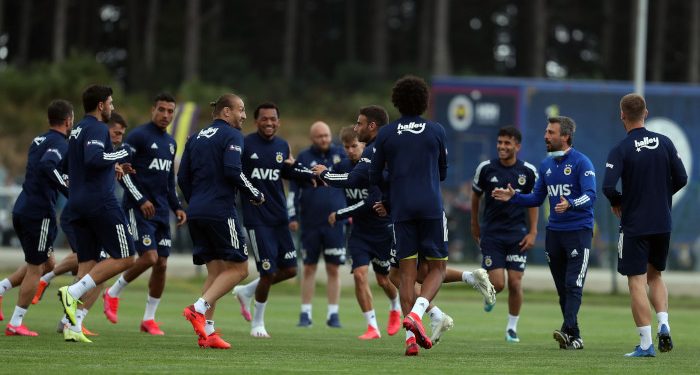 Fenerbahçe günü çift antrenmanla tamamladı