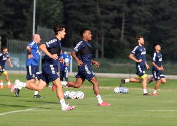 Fenerbahçe günü çift antrenmanla tamamladı